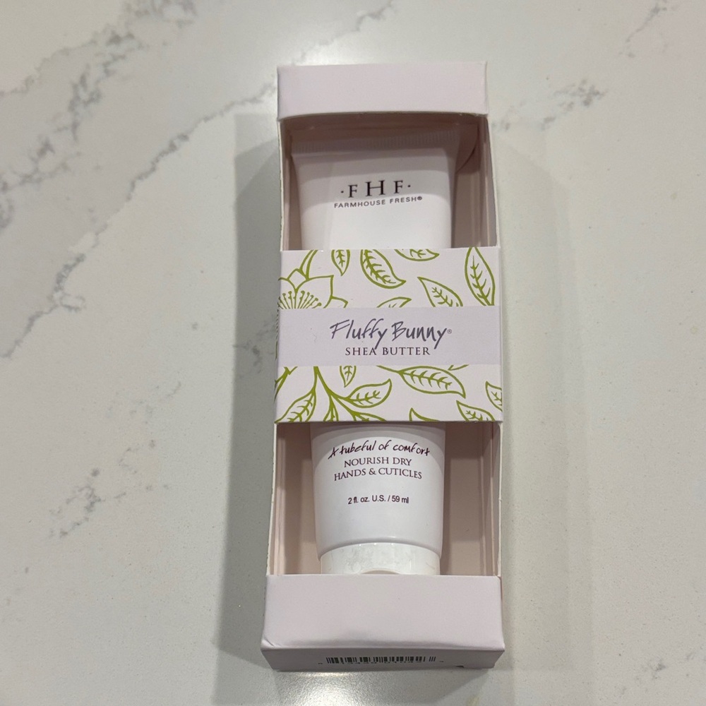 Farmhouse Fresh Fluffy Bunny 3-piece set hand cream, body wash & perfume - Picture 3 of 7